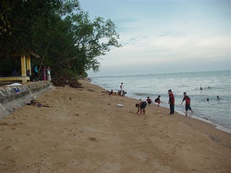 Lestari chalet murah tepi laut pengkalan balak melaka. HITAM PUTIH: Chalet Darul Aslah, Pengkalan Balak, Melaka