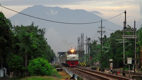 Beli kereta api rc online berkualitas dengan harga murah terbaru 2021 di tokopedia! 23+ Foto Pemandangan Rel Kereta Api - Arti Gambar