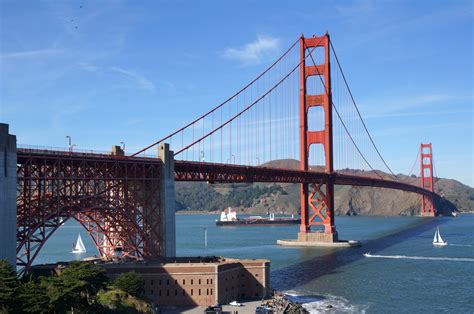 The bridge has a length of 1.6 km. California's Golden Gate Bridge has a big problem that ...
