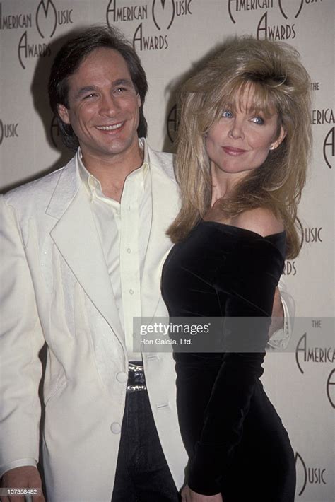Clint Black And Lisa Hartman During 19th Annual American Music Awards News Photo Getty Images