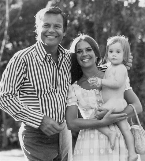 natalie wood and robert wagner with daughter courtney brooke wagner 1975 natalie wood