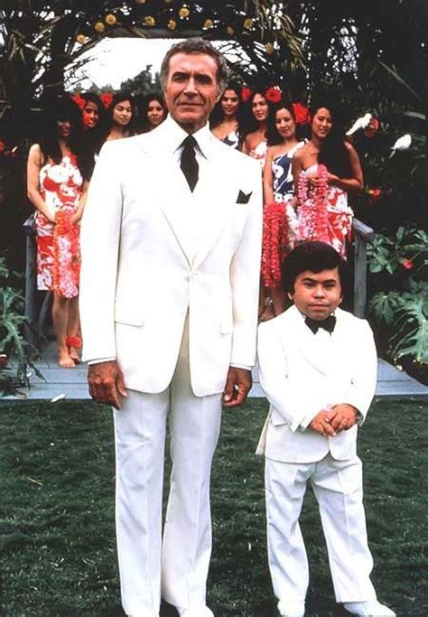 In 1998, abc hosted a fantasy island revival series that put malcolm mcdowell into the role of mr. 70s TV shows - Fantasy Island | I'm not old, I'm vintage ...
