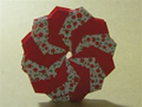 This video tutorial will teach you how to make origami mandala. Origami Tutorial: Eifel-Stern (Hans-Werner Guth) - YouTube | Origami liebe, Origami design und ...