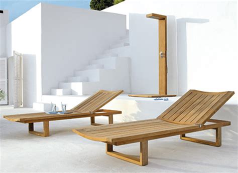 This wooden chaise longue had seen better days, but outdoor wood chaise longue makeover: wooden outdoor furniture layouts - Iroonie.com