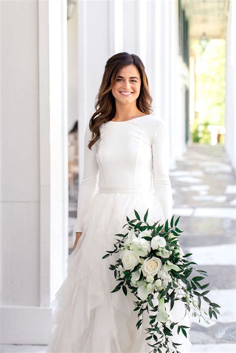 Brides can choose white bridal bouquets for weddings that are contemporary or victorian, formal or casual. white and green cascade wedding bouquet, vermont wedding ...