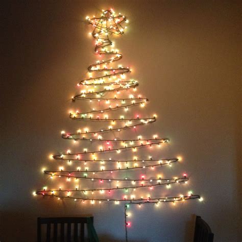 11 lastminute DIY Christmas trees  Wall christmas tree, Diy christmas