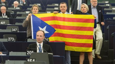 Deadline for applying for authorization expires on tuesday, 28.12. Le référendum catalan ne déteint pas (encore) sur la ...