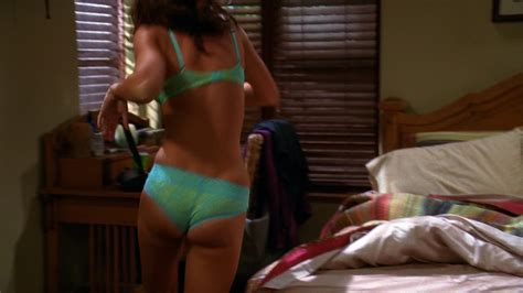 Nackte Aly Michalka In Two And A Half Men