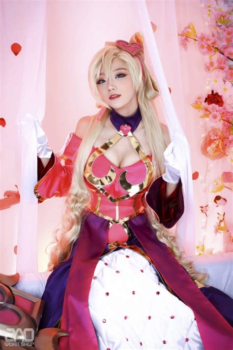 Bản rap việt cực hay về thánh nấp bụi rengar. LMHT: Không thể rời mắt khỏi cosplay 'Quái Vật Ba Đầu' Sona Tiểu Tình Nhân vô cùng quyến rũ