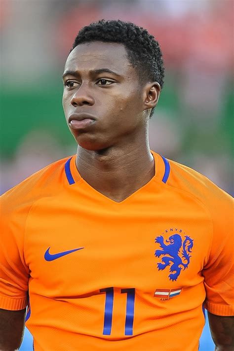 Promes started his career with twente in 2011 where he spent three seasons before moving to russian club spartak moscow in the summer of 2014. Хавбек «Аякса» Промес арестован по подозрению в нанесении ...