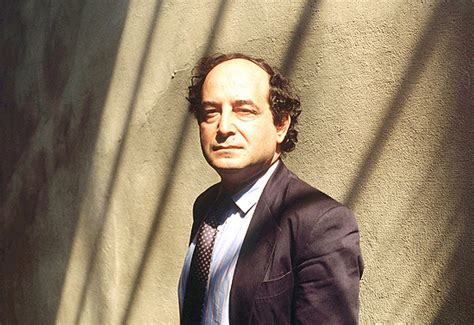 Ses œuvres, largement traduites, démontrent une érudition étendue et un style précieux. Folha de S.Paulo - Ilustrada - Italiano coroa sua história ...