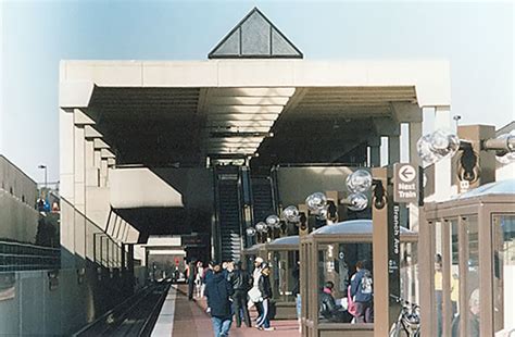 Branch Avenue Station