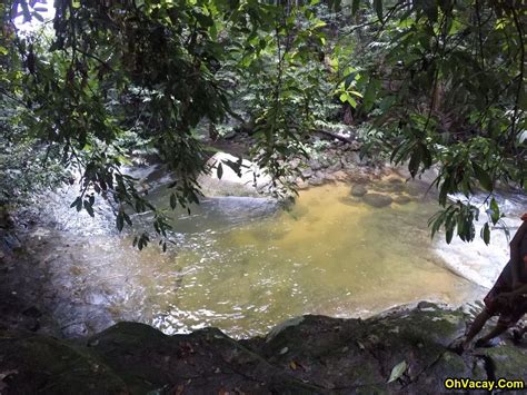 Kamu bisa bermain air di sekitar air terjun atau sekadar duduk bersantai di tepian. Aktiviti menarik di Air Terjun Lubuk Kawah, Perak ...