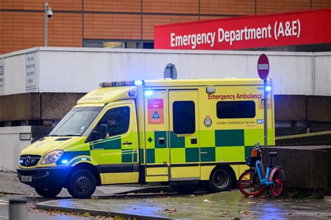 Is The Nhs Crisis Really Causing 500 Deaths Each Week The Warning Over Emergency Care Delays