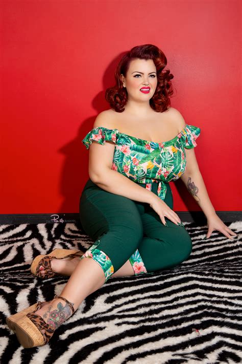 Fuller Figure Fuller Bust Plus Size Model The Pinup Academy