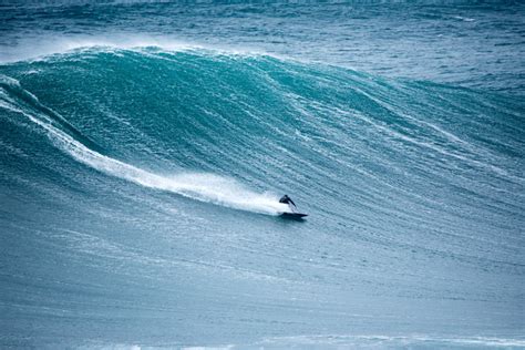 5 Reasons Why Winter Surfing Is Good For You