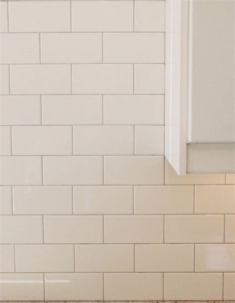 Choose a contrasting grout if you wish to emphasise the grout lines, this will highlight the shape, size and layout of the tiles. Image result for light gray grout with white subway tile ...