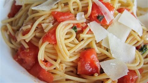 It is a very quick and easy sunday supper or weeknight recipe. Pasta Pomodoro Recipe - Allrecipes.com