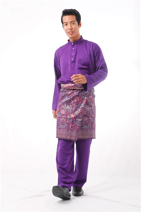Produk atasannya memiliki kerah model cekak musang dengan pesak. Baju Melayu Cekak Musang Slim Fit - Malaysia's Best Online ...