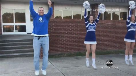 Proud Cheerleading Dad Goes Viral With Support For His Daughters Squad Cheer Dad Proud