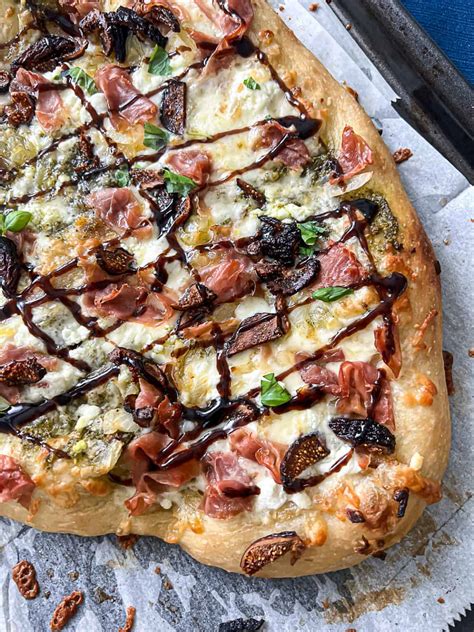 Fig And Prosciutto Pizza With Caramelized Onions Sip Bite Go