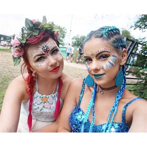Pin By Manita Farmm On Glitter Bomb Music Festival Outfits Cool