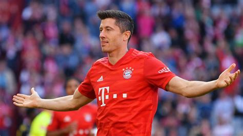 Fc cologne's max meyer is on target but unsuccessful. Bayern Munich 4-0 Cologne: Lewandowski scores two as ...