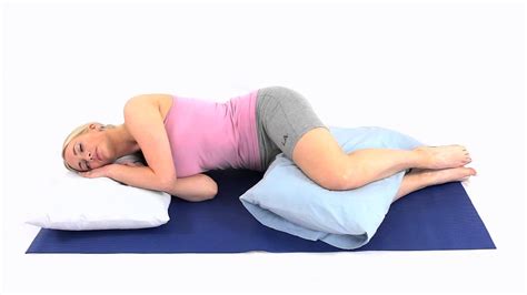 Apart from ensuring that a lot of your vital organs function to their optimum, sleeping on your left side can also help you rest better. How to sleep on your side with back pain - YouTube
