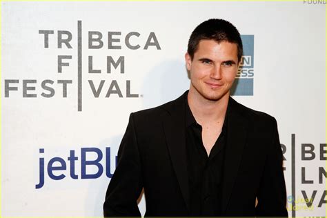 Full Sized Photo Of Robbie Amell Italia Ricci Lightning Robbie Amell Italia Ricci