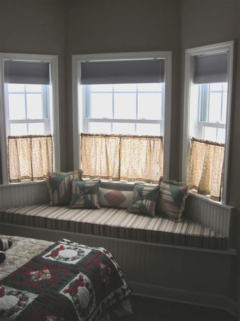 Only 3 available and it's in 1 person's cart. Half Window Curtains Ideas - HomesFeed