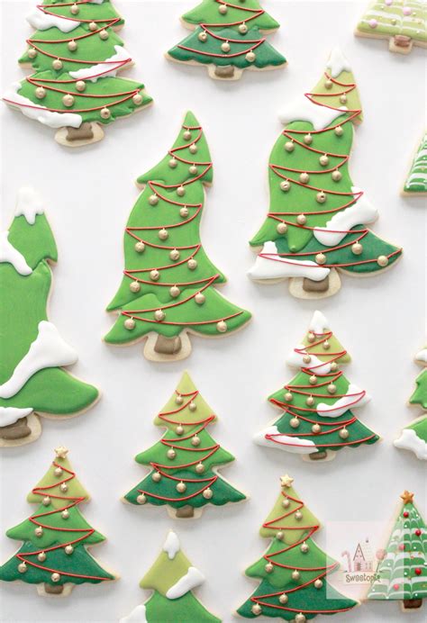 Easy ugly christmas sweater cookies. Royal Icing Cookie Decorating Tips | Sweetopia