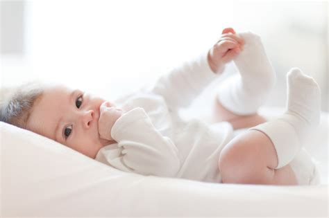 13 Cara Menidurkan Bayi Agar Lelap Sepanjang Malam Bukareview