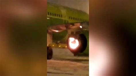 Rusyada Kalkışa Hazırlanan Uçağın Motoru Alev Aldı