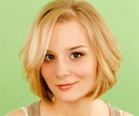 We rounded up the best bob haircuts to try for 2021, including short bob haircuts, choppy bob cuts, and long bob cuts. Short Hairstyles for Heart-shaped Faces That Don't Skimp ...