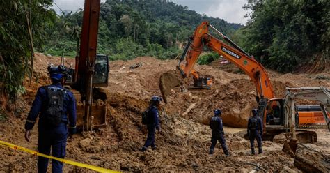 Batang Kali Landslide Sar Efforts Halted Due To Heavy Rain New