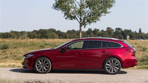 Nie jest to mało, ale za dobrze wyposażoną skodę superb czy forda mondeo zapłacimy podobną sumę. TEST: Mazda6 Sport Combi G194 Takumi Plus - ALLES AUTO