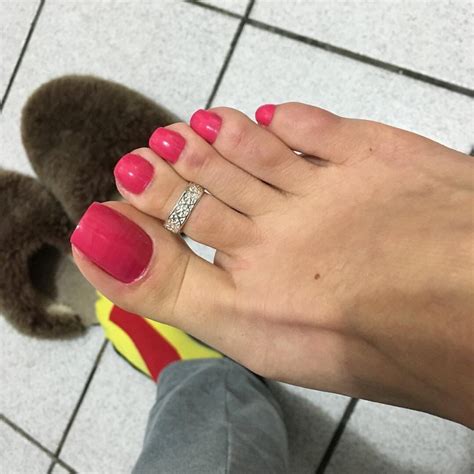 15 Twitter Feet Nails Red Toenails Pink Pedicure