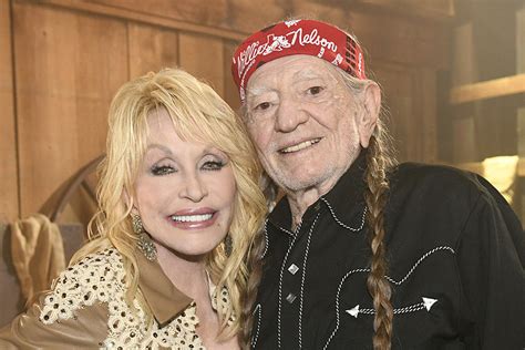 Dolly Parton Has Plans For Willie Nelson 90th Birthday Wkky Country