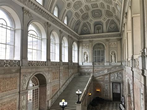 Visitare Il Palazzo Reale Di Napoli Per Un Tuffo Nella Storia World Trips