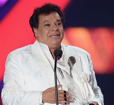 Juan Gabriel Dead: 5 Fast Facts You Need to Know | Heavy.com