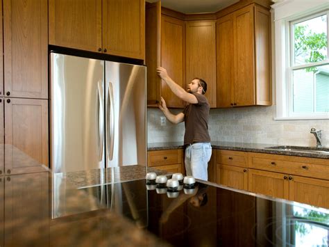 Removing And Installing Kitchen Cabinets