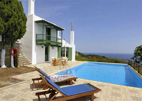 Cozy Villa With Swimming Pool And Splendid Views To The Sea