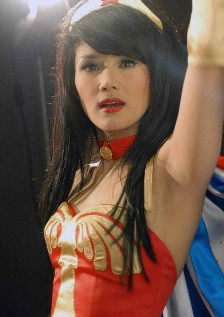 65 Foto Wanita Cantik Indonesia Pamer Ketiak Hot Sexy Mulus Bikin