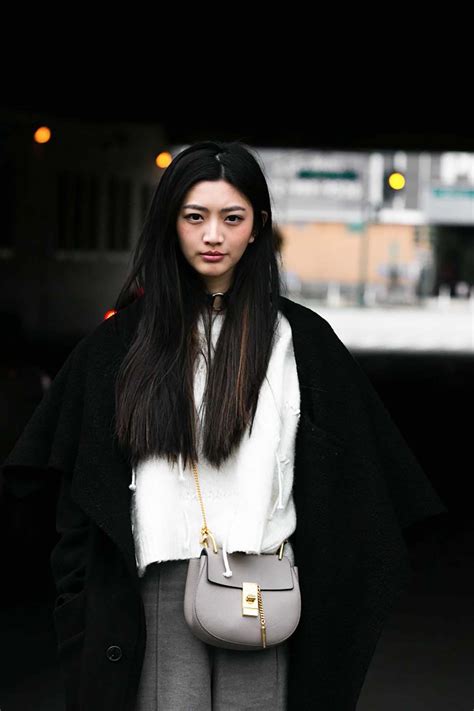 Wow smoothing rambut tebal banget! 20 Model Rambut Panjang Lurus Terpopuler