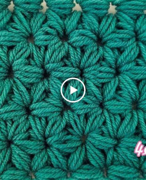 The Video Shows How To Crochet An Afghan Stitch In Two Different Colors Including Green