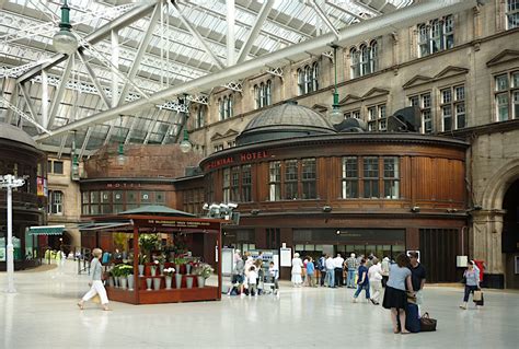 Glasgow Central Station I Frontage And Concourse
