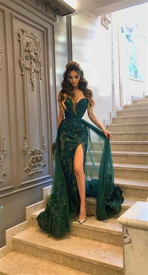 Chic Green Prom Dress In 2020 Stunning Prom Dresses Pretty Prom