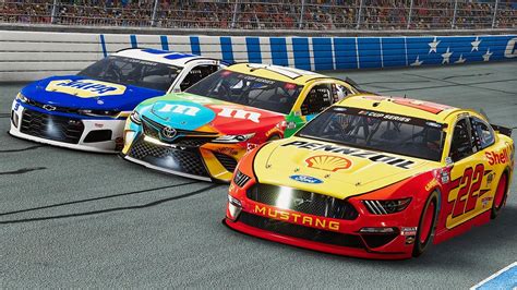 Nascar heat evolution was light in this area, but nascar heat 2 beefed up the career mode by adding the camping world truck and xfinity series into the learn how your comment data is processed. NASCAR Heat 5 - Preview Screenshots - Bsimracing