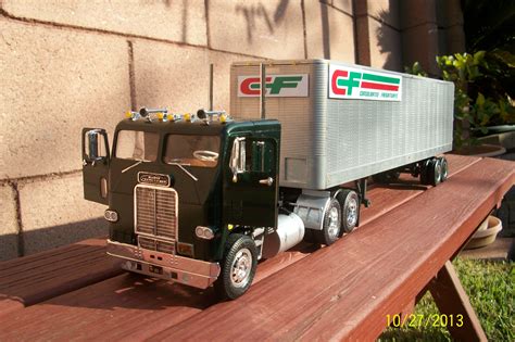 freightliner 1 25 scale model truck model truck kits plastic model cars freightliner