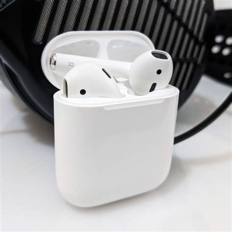 Original Apple Airpod 2 Available Call 9424242 Or 7939293 For Delivery